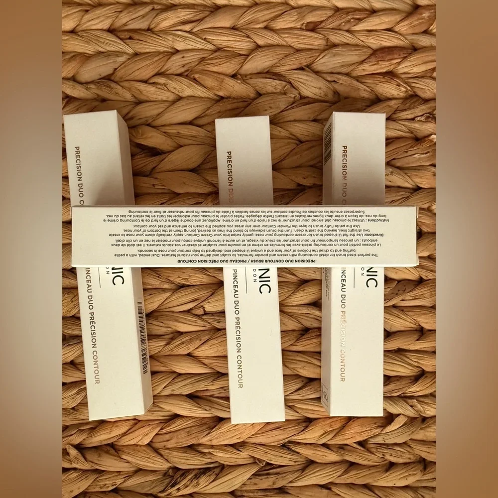 🎀 PICK 5/$25 Iconic London Precision Duo Contour Brush